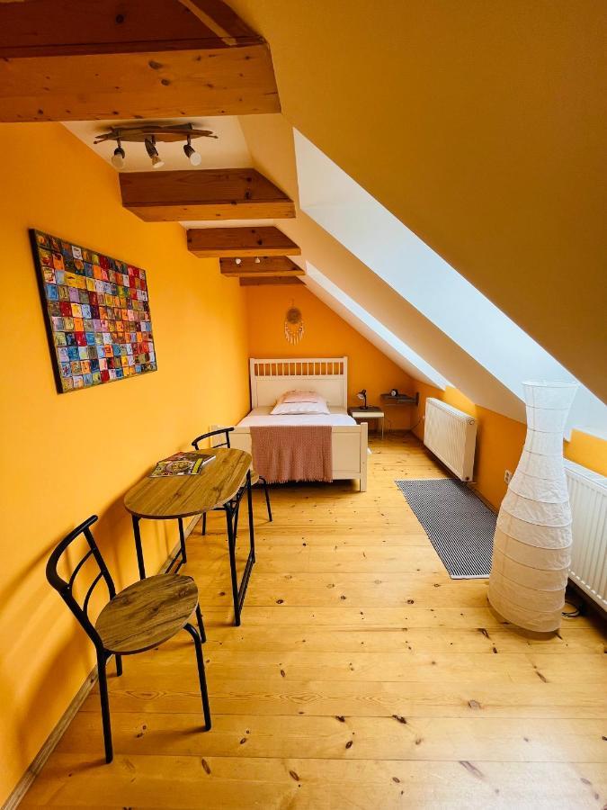 Apartman U Smrku ดวูร์กราโลเว นัด ลาเบม ภายนอก รูปภาพ